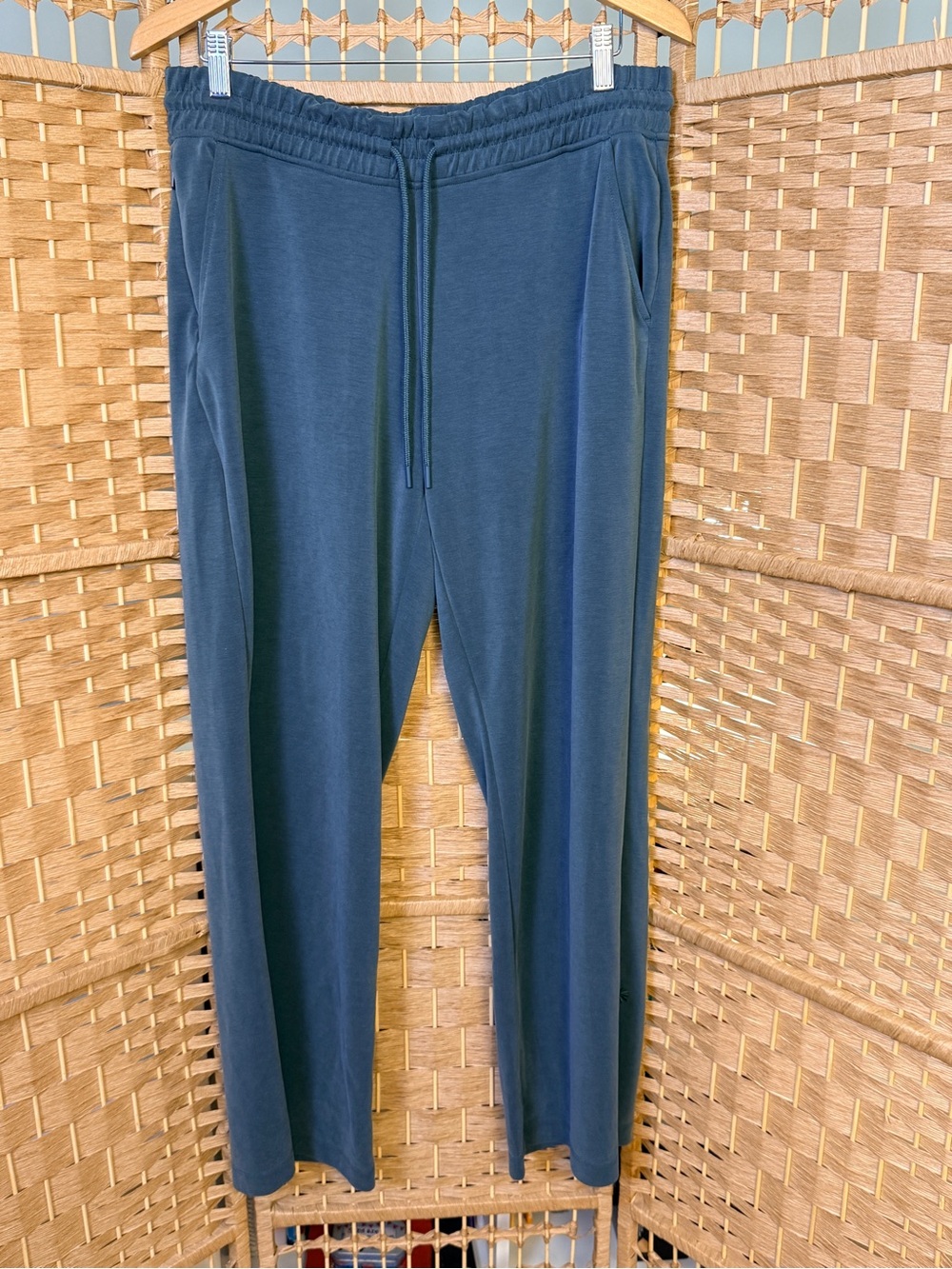 Athleta Seasoft Mid Rise Straight Pants Dark Green Size Large